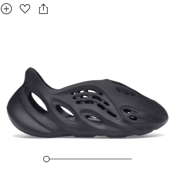 Yeezy Foam Runner in Onyx - Picture 1 of 6
